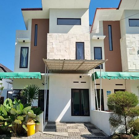 Villa Estetik Di Malang Kültér fotó